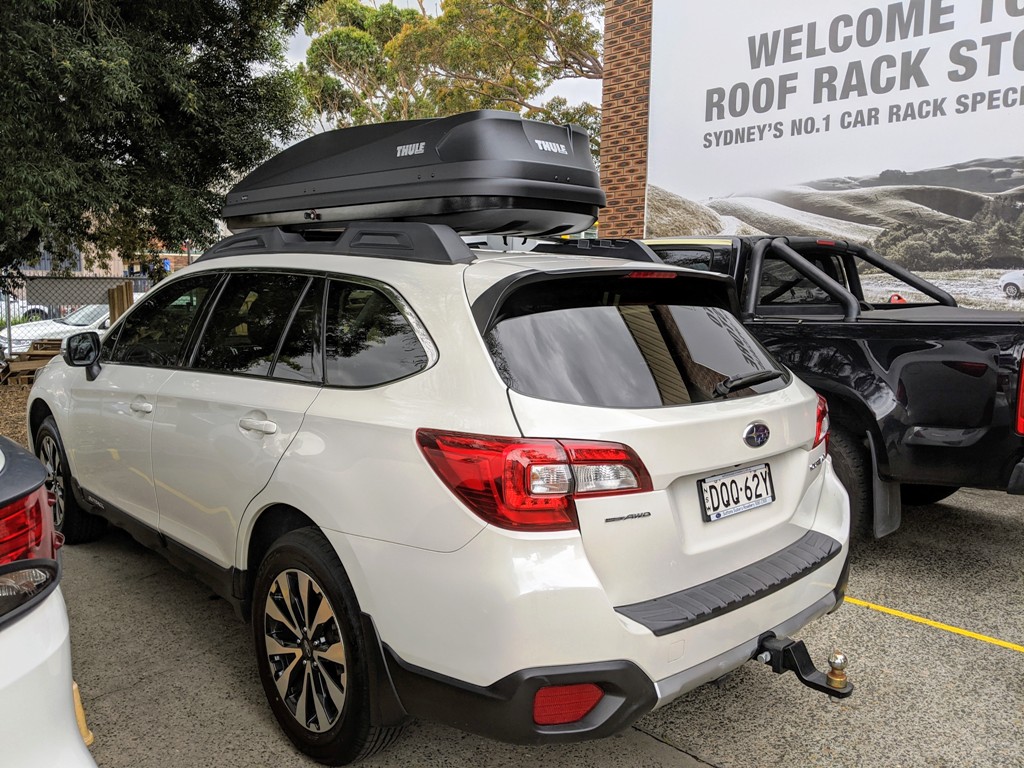 Subaru Outback with Thule Touring 780