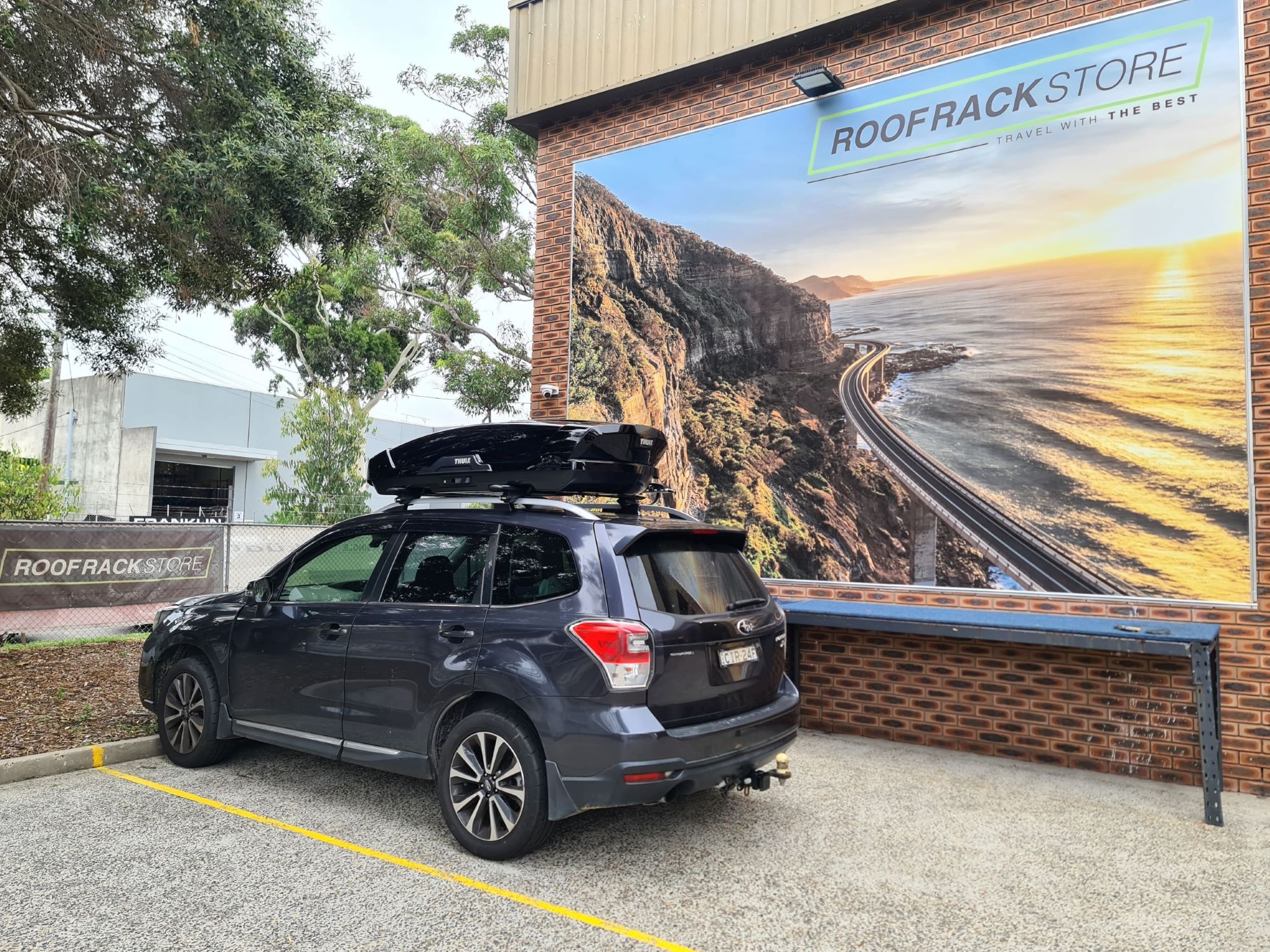 Thule Motion XT L on Subaru Forester
