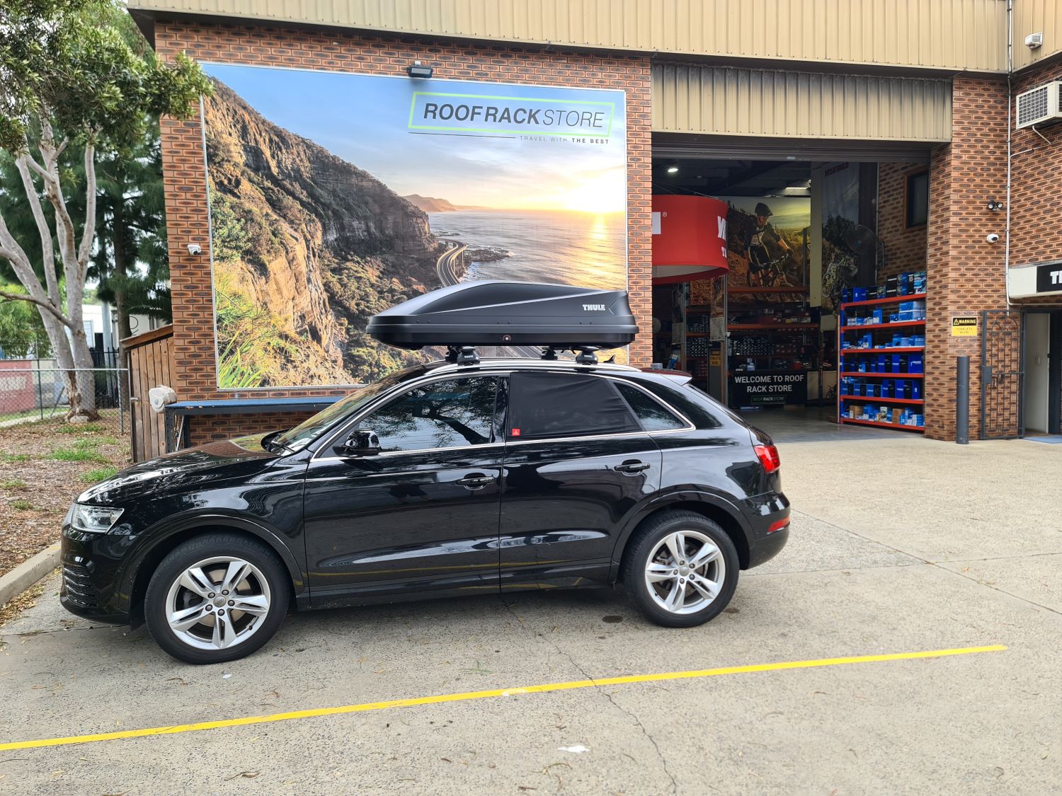 Audi Q5 with Thule Touring 200